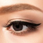 delineador-plumon-resist-negro-1-2-ml