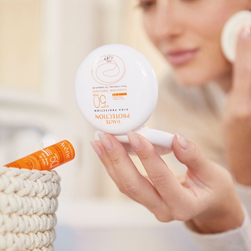 Protector Compacto Avene Dorado Tubo 10g