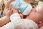 Biberón Avent Natural Respuesta Azul 9Oz
