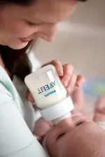 Biberón Anticólico x4 onzas marca Avent